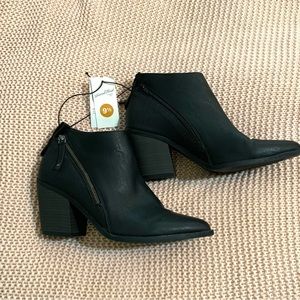 Universal thread black ankle heel boots, side zipper